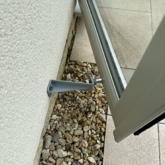 Doorstop with magnetic catch